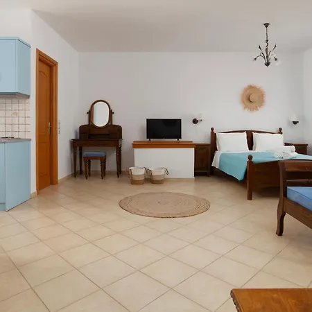 Apartment Almar Batsi (Andros)